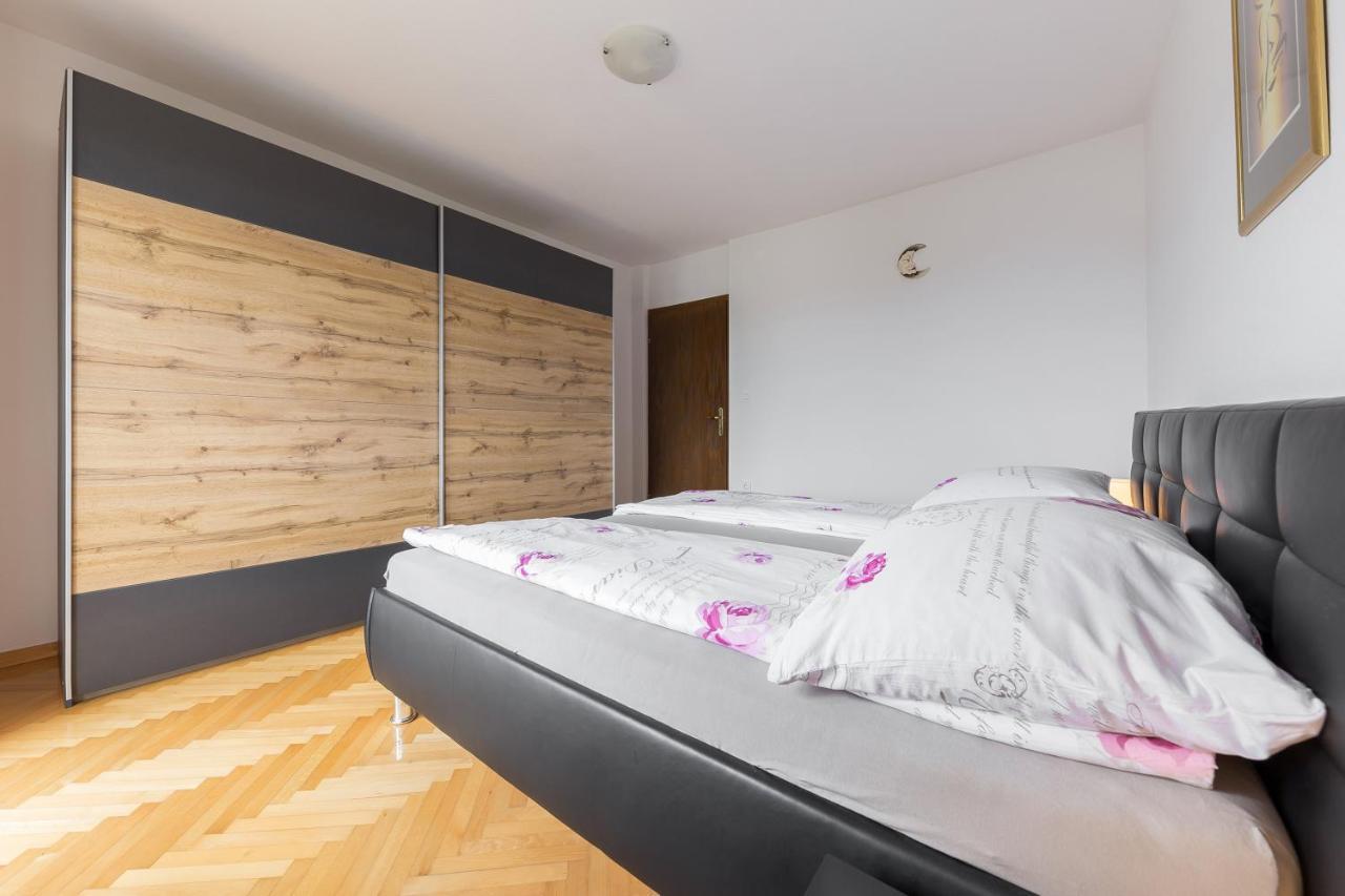 Apartment Valy - Free Bikes, Relaxing Terrace & Near Bled Exterior photo